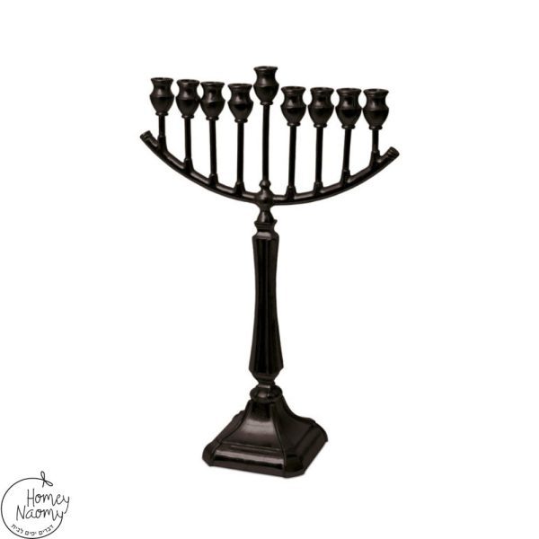 חנוכיית קנים ענקית