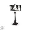 חנוכיית מנורה ענקית בשחור