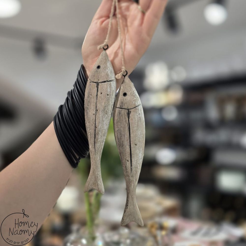 זוג דגים מעץ בהיר