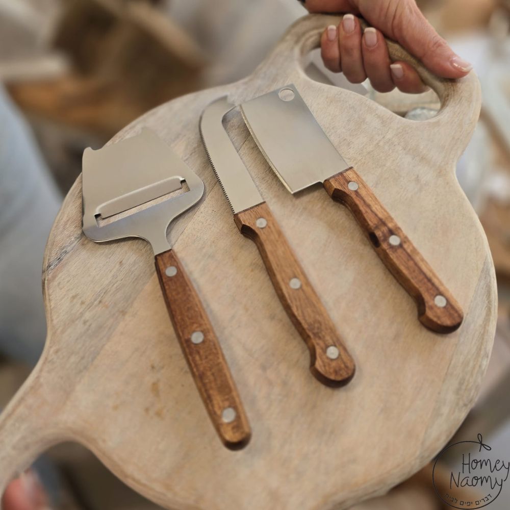 סט 3 סכיני גבינה עם ידית עץ